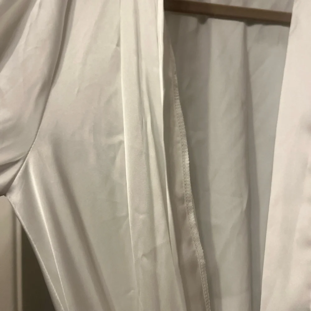 Amazon Essentials White Women's Robe - Picture 4 of 6